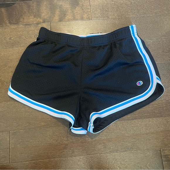 Girls Heritage Mesh Champion Shorts - Picture 2 of 4